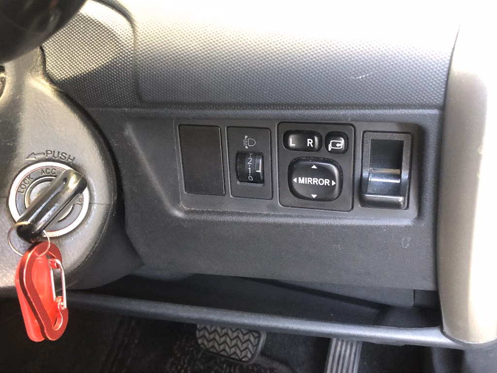 TOYOTA IST