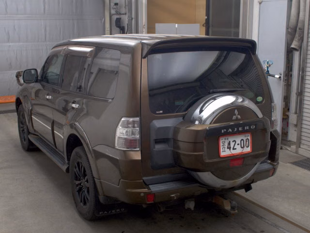 MITSUBISHI PAJERO