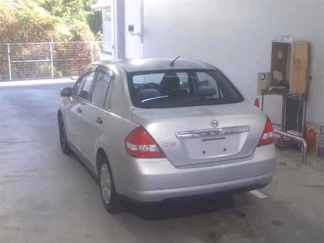 NISSAN TIIDA LATIO