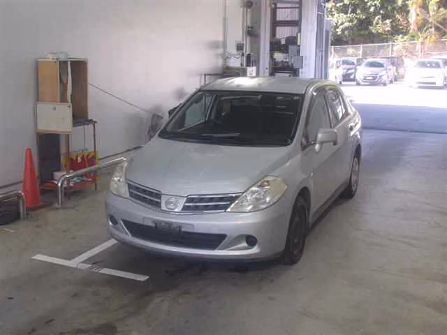 NISSAN TIIDA LATIO