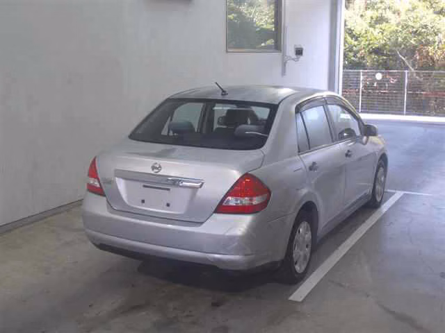NISSAN TIIDA LATIO