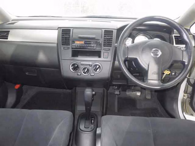 NISSAN TIIDA LATIO