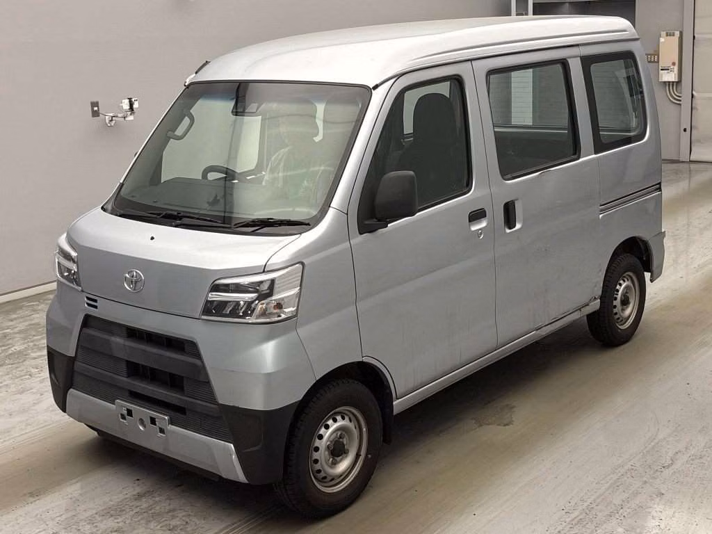 TOYOTA PIXIS VAN