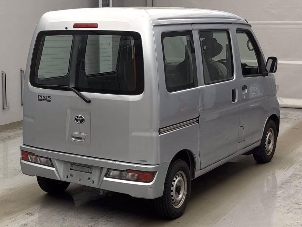 TOYOTA PIXIS VAN