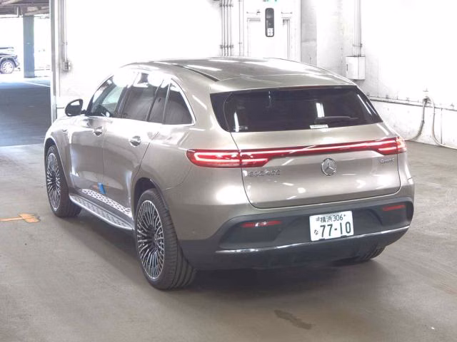MERCEDES-BENZ EQC