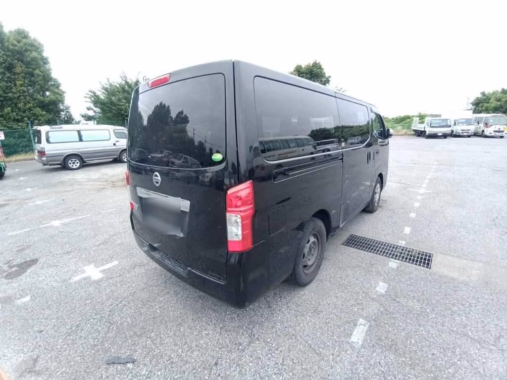 NISSAN NV350 CARAVAN