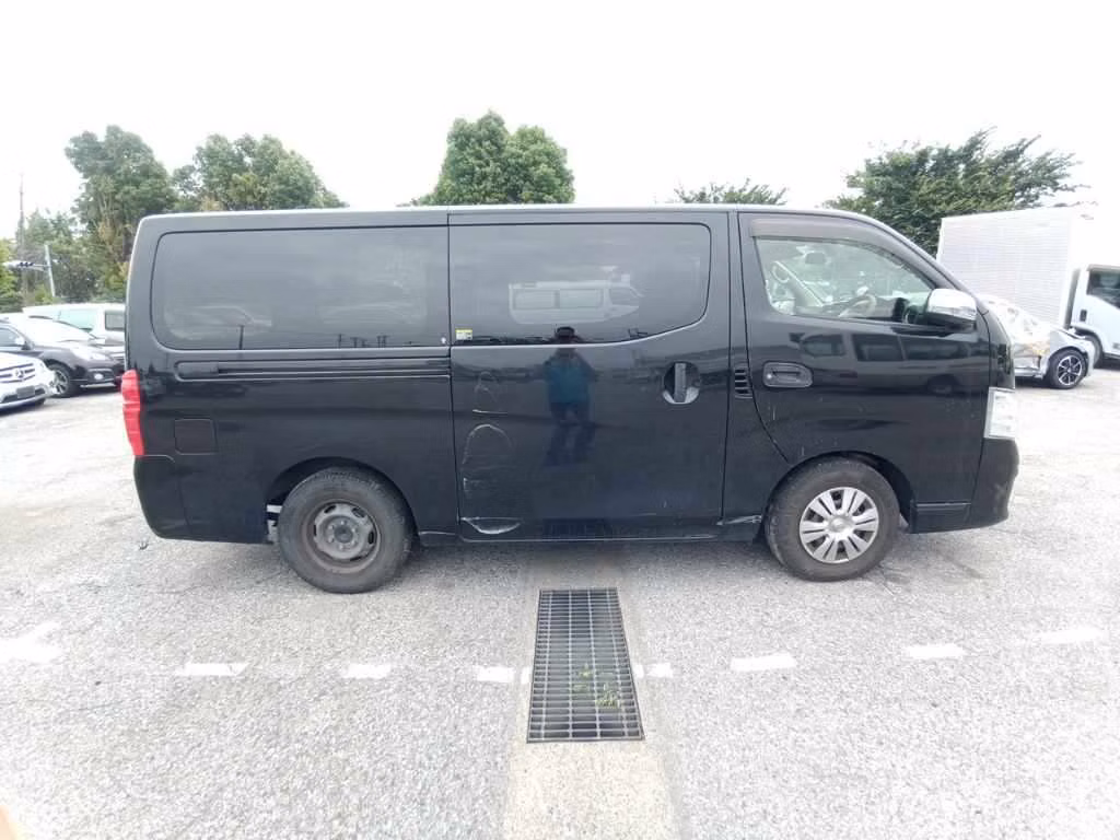 NISSAN NV350 CARAVAN