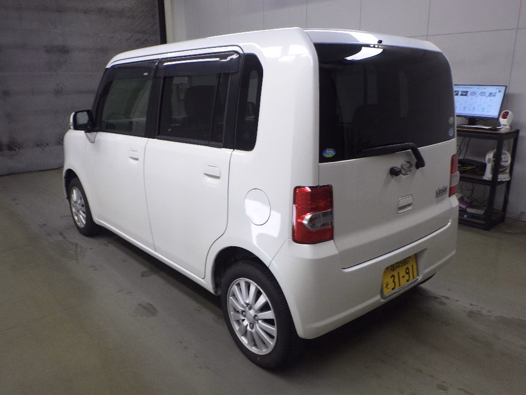 DAIHATSU MOVE CONTE