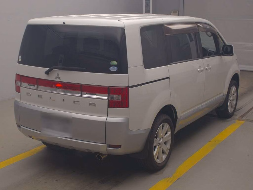 MITSUBISHI DELICA D:5