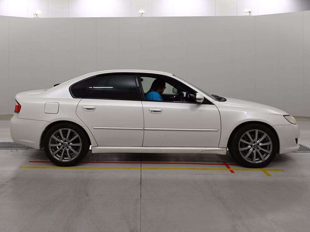 SUBARU LEGACY B4