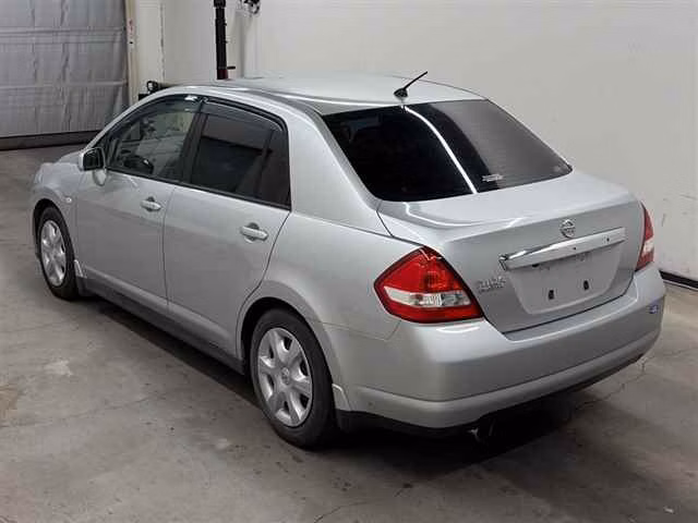 NISSAN TIIDA LATIO