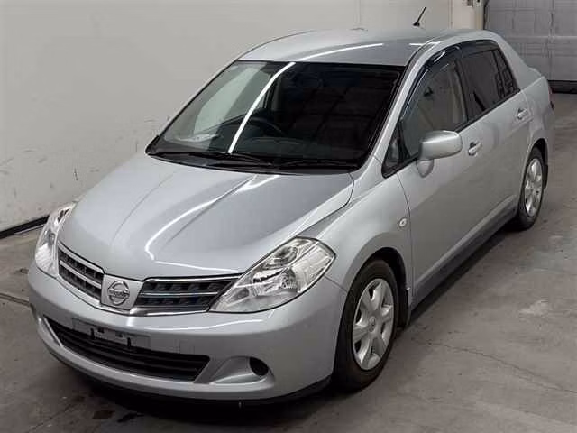 NISSAN TIIDA LATIO