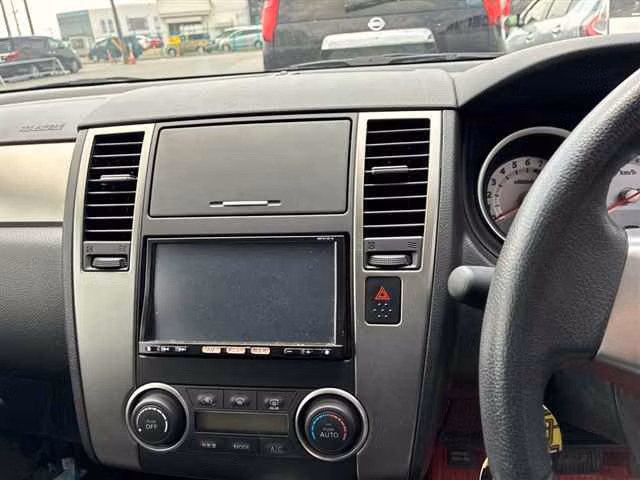 NISSAN TIIDA LATIO