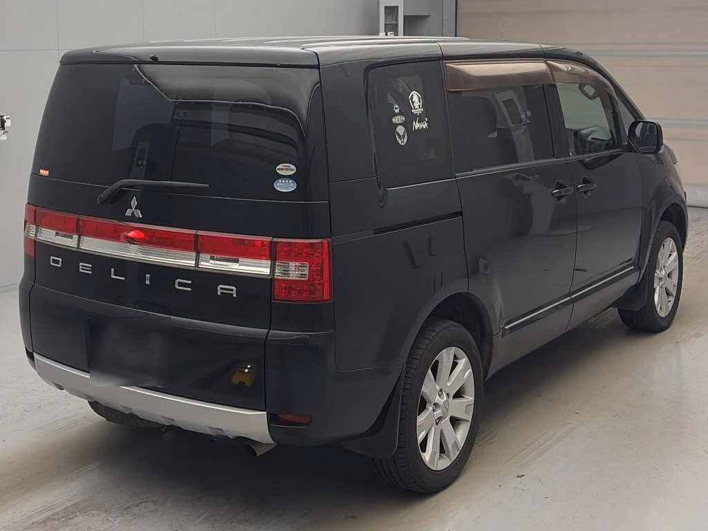 MITSUBISHI DELICA D:5