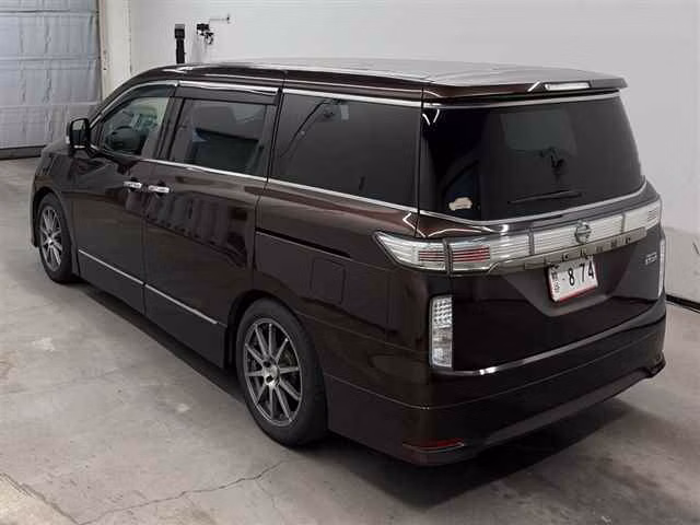NISSAN ELGRAND