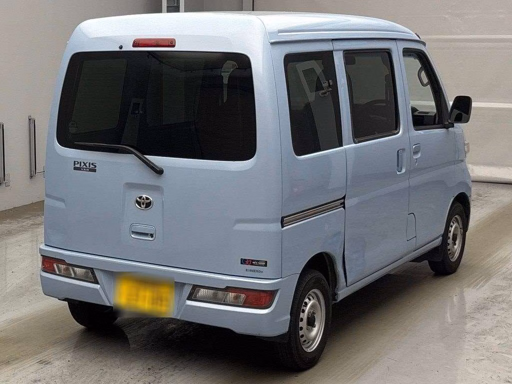 TOYOTA PIXIS VAN
