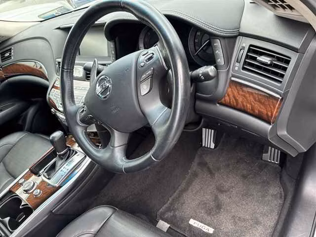 NISSAN FUGA