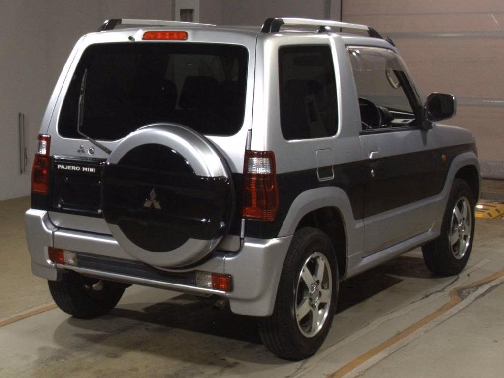 MITSUBISHI PAJERO MINI