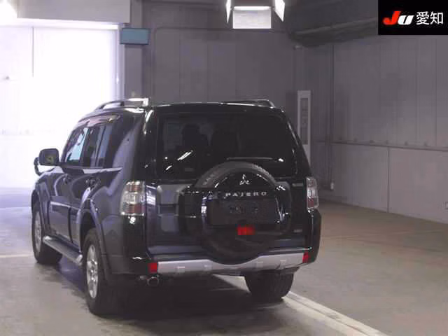MITSUBISHI PAJERO