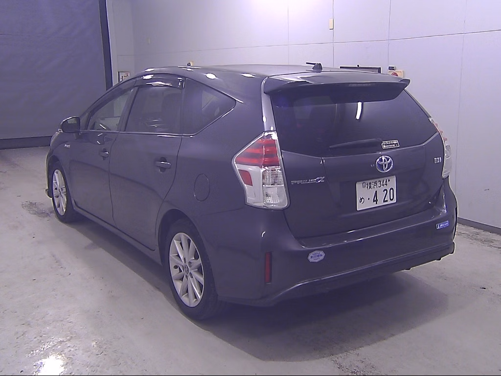 TOYOTA PRIUS ALPHA