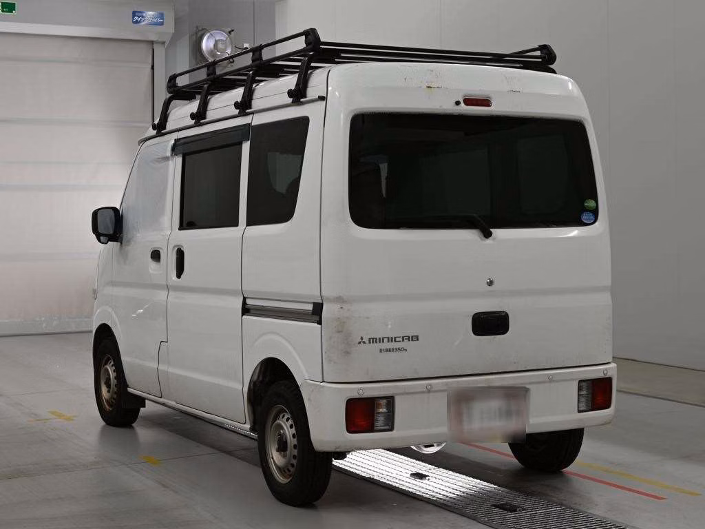 MITSUBISHI MINICAB