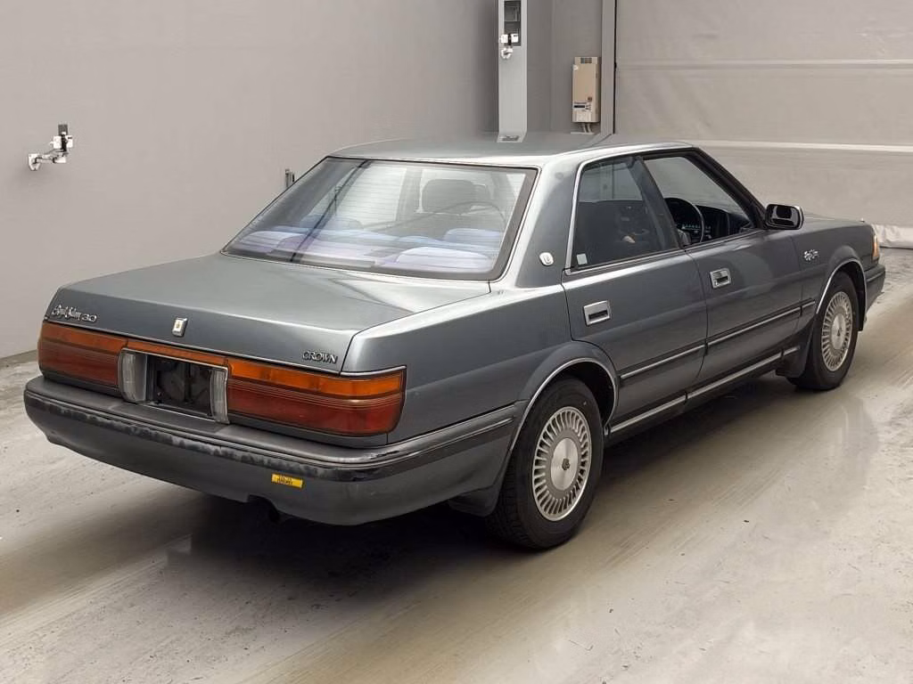 TOYOTA CROWN