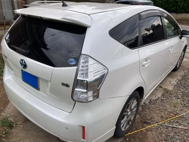 TOYOTA PRIUS ALPHA