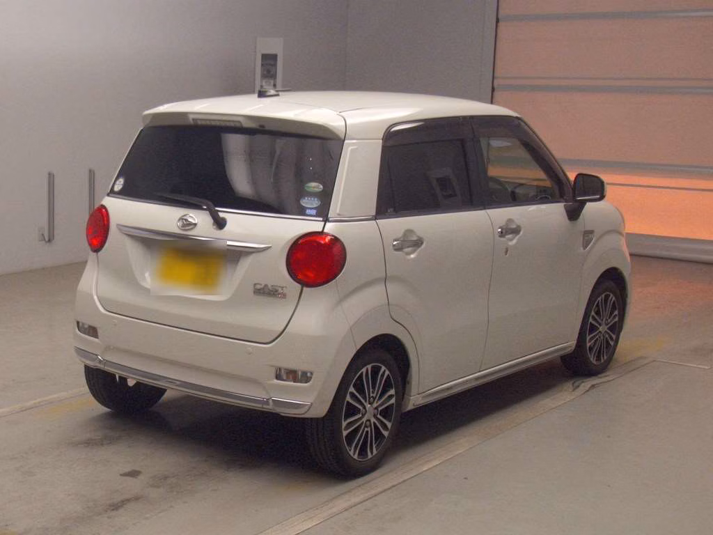 DAIHATSU CAST