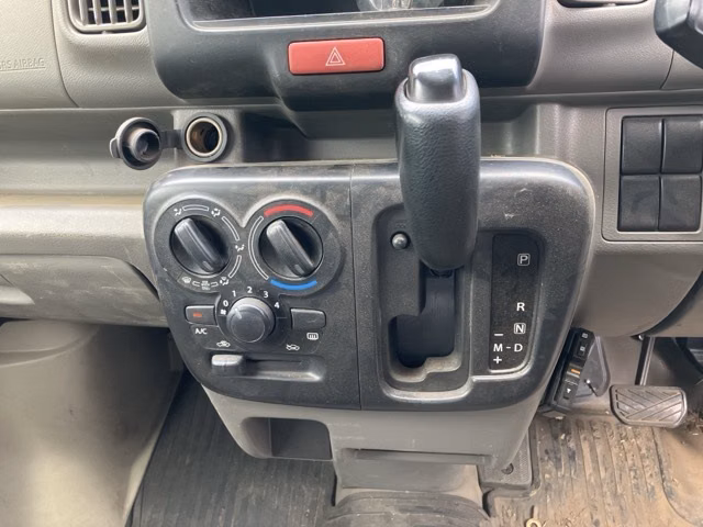 MITSUBISHI MINICAB
