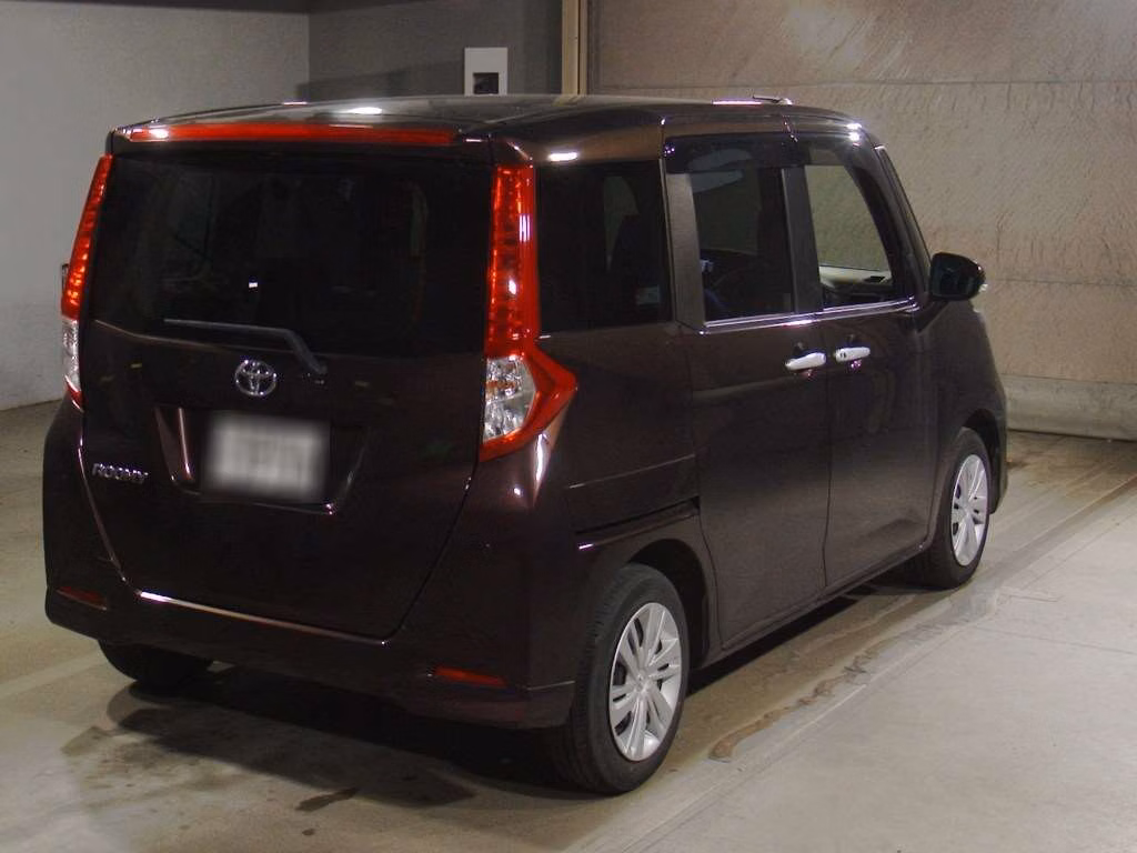 TOYOTA ROOMY