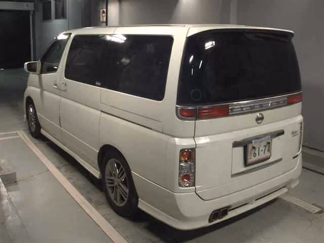 NISSAN ELGRAND