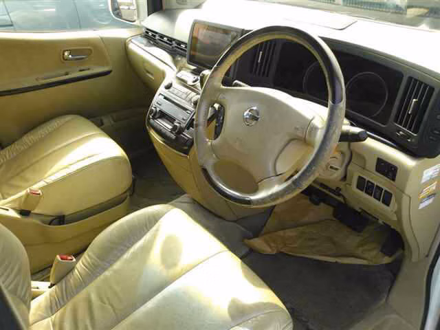 NISSAN ELGRAND