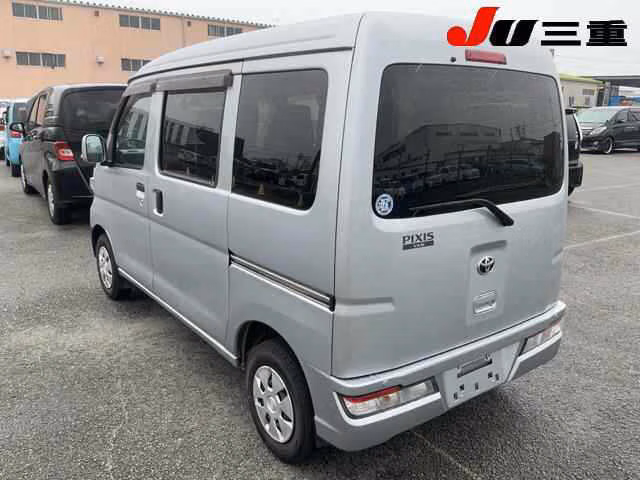 TOYOTA PIXIS VAN