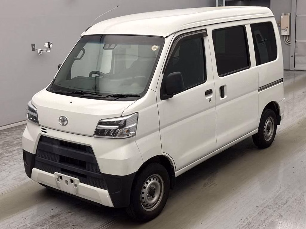 TOYOTA PIXIS VAN