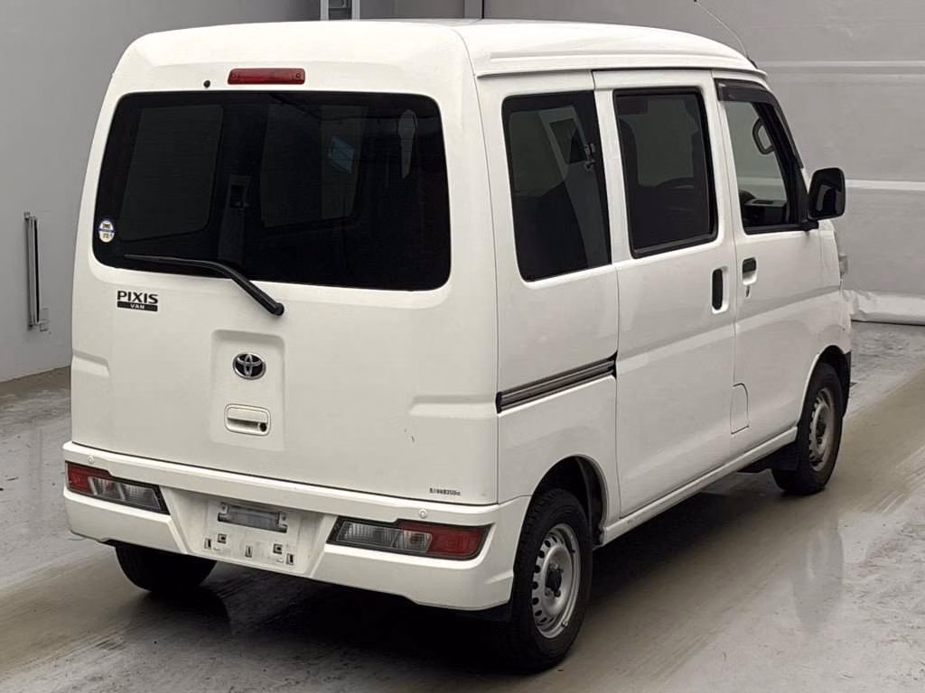 TOYOTA PIXIS VAN