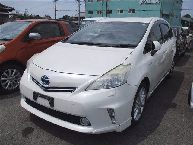 TOYOTA PRIUS ALPHA