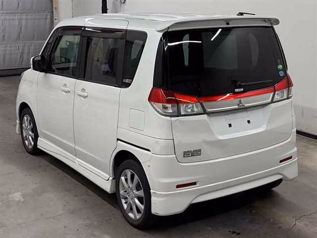 MITSUBISHI DELICA D:2