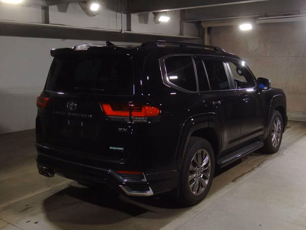 TOYOTA LAND CRUISER