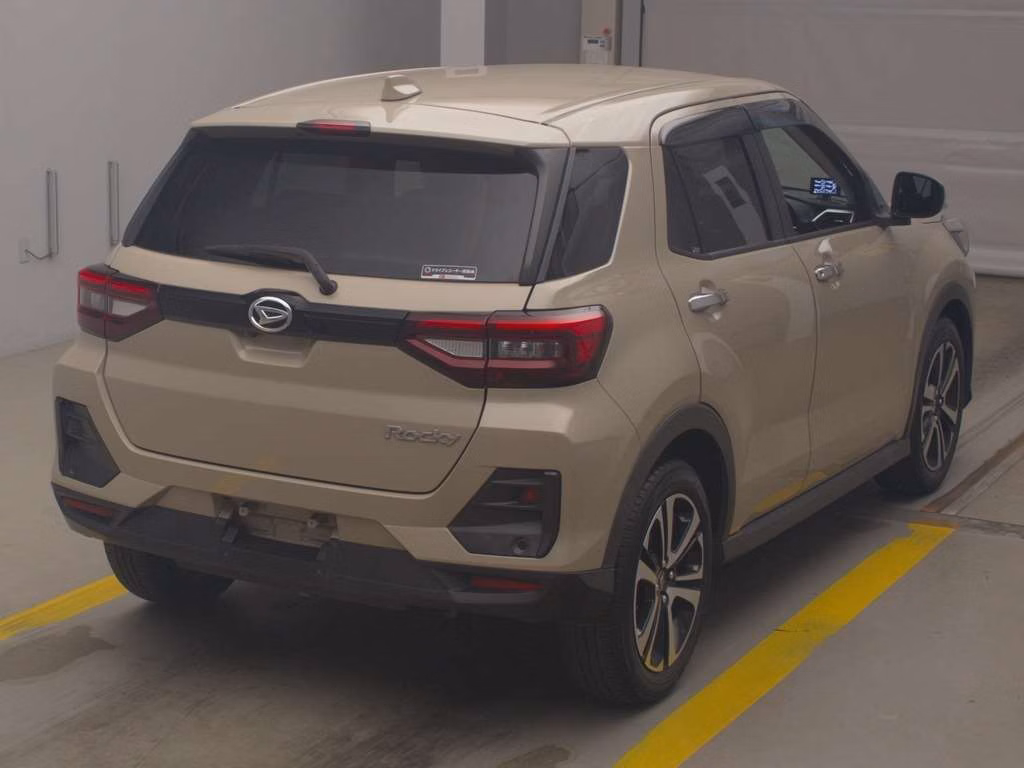 DAIHATSU ROCKY