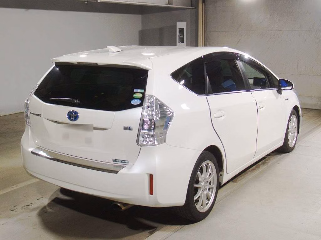 TOYOTA PRIUS ALPHA