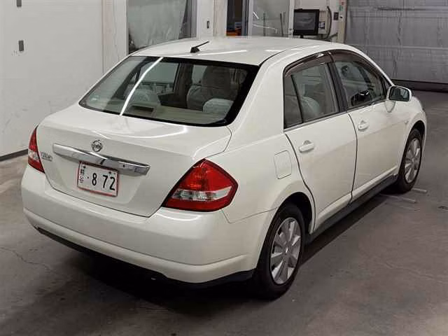 NISSAN TIIDA LATIO