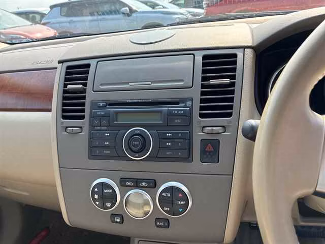 NISSAN TIIDA LATIO