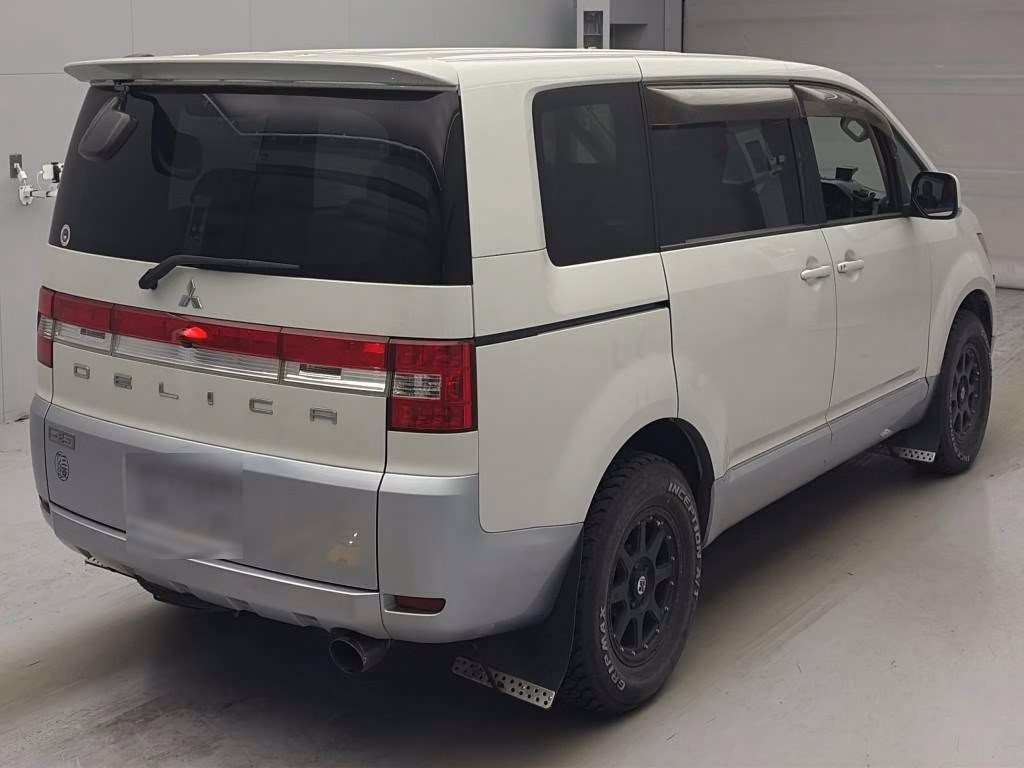 MITSUBISHI DELICA D:5