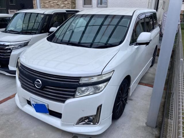 NISSAN ELGRAND