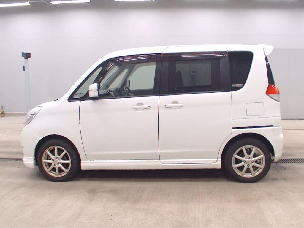 MITSUBISHI DELICA D:2