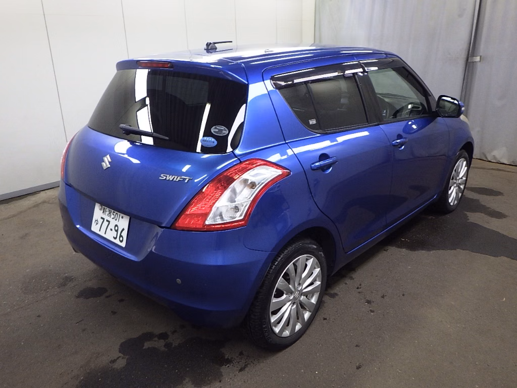 SUZUKI SWIFT