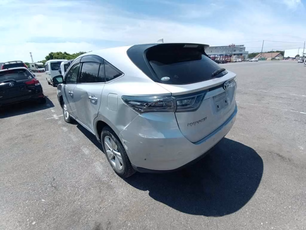 TOYOTA HARRIER
