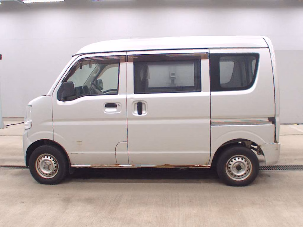 MITSUBISHI MINICAB