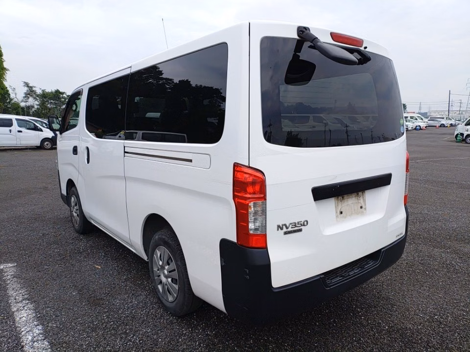 NISSAN NV350 CARAVAN