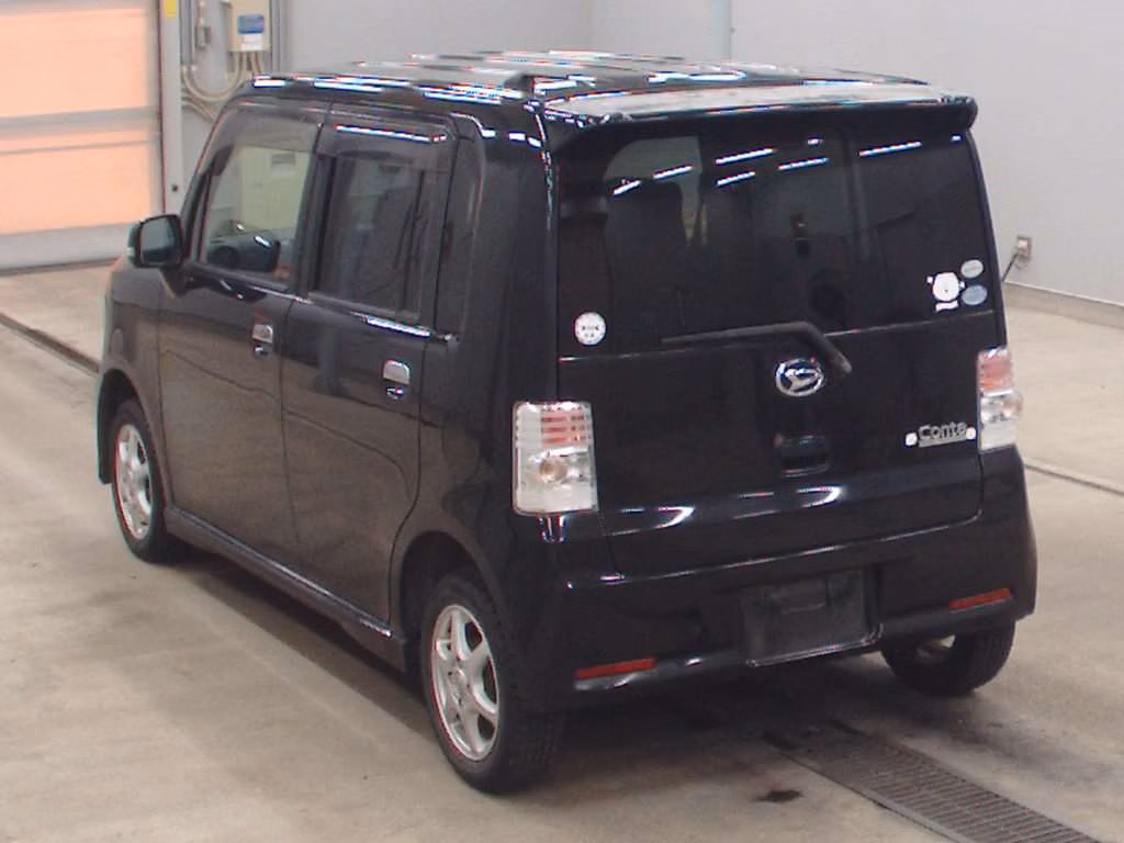 DAIHATSU MOVE CONTE
